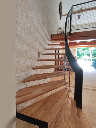 Escalier suspendu antidérapant à marches Senzu-Treppenmeister