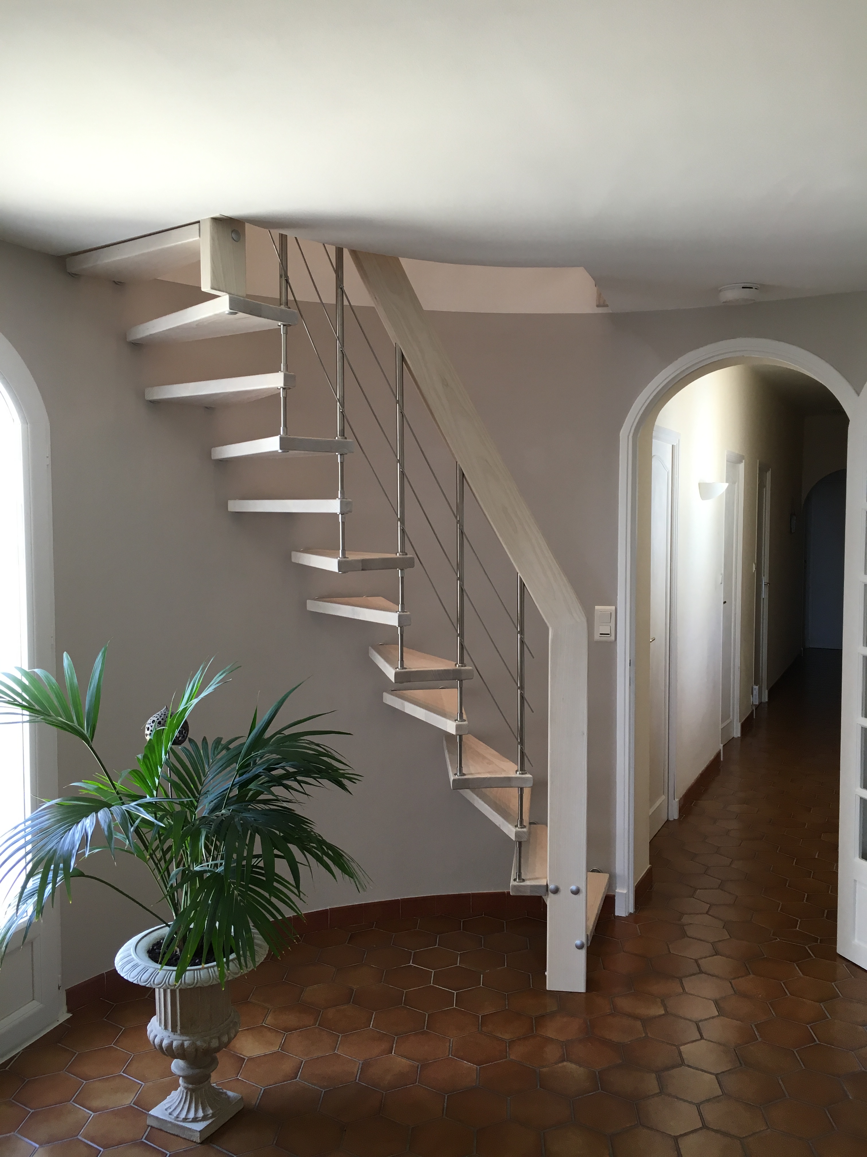 Gain de place avec un escalier à marches décalées | Treppenmeister