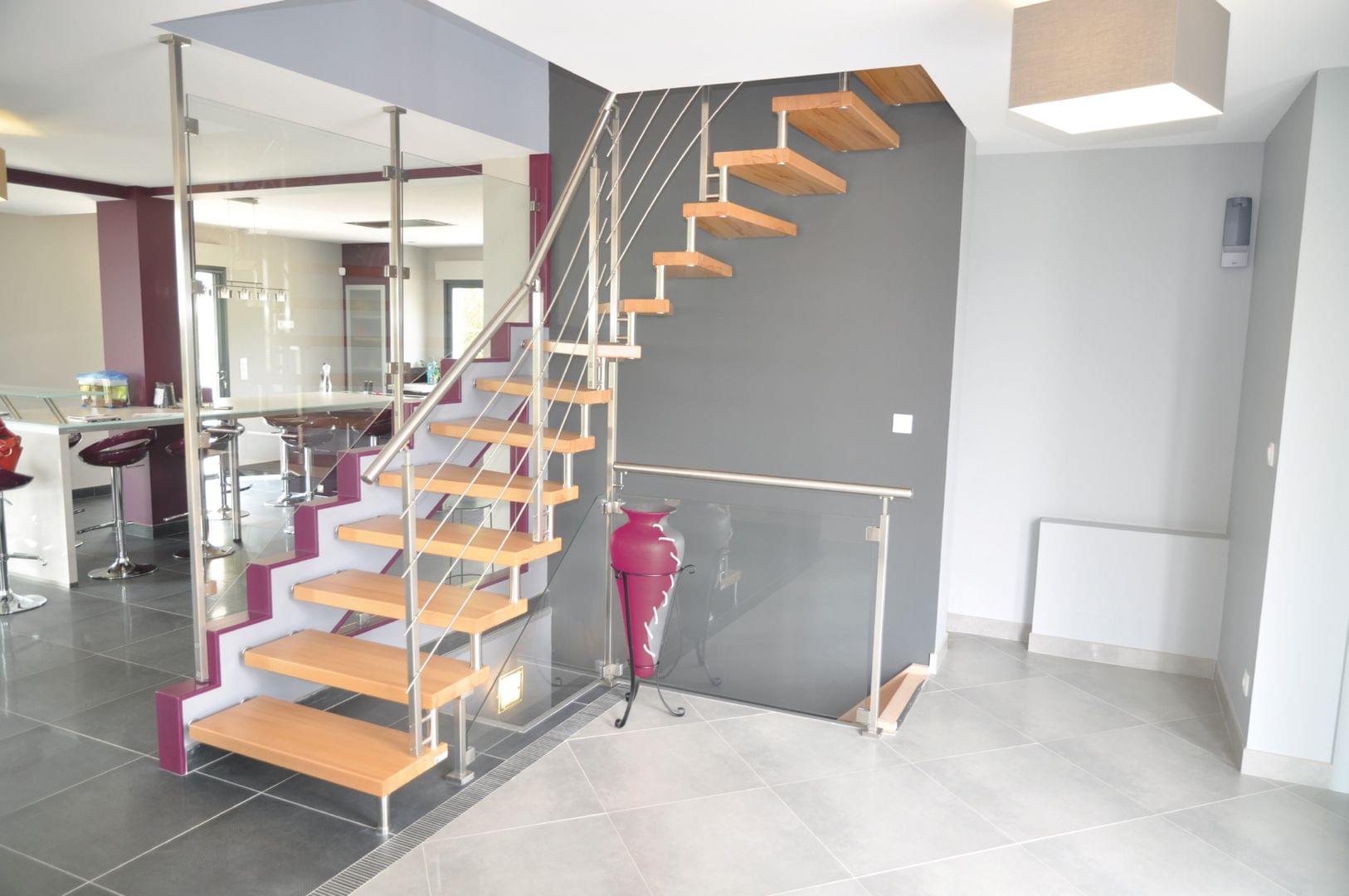Escalier un-quart-tournant en bois, garde-corps Reling | Treppenmeister